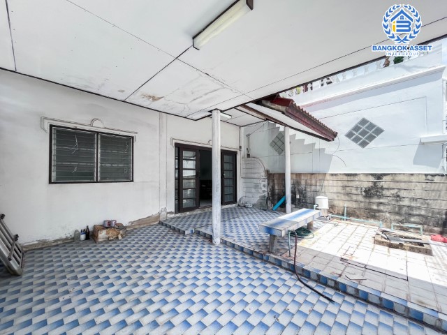 *****ทาวน์เฮ้าส์มือสอง ม.ซื่อตรง รัตนาธิเบศร์ เนื้อที่กว้าง 31 ตร.ว. ฟังก์ชัน 2 ห้องนอน 2 ห้องน้ำ 1 ที่จอดรถ ภายในสภาพเยี่ยม ตั้งบนทำเลเดินทางสะดวก เข้า-ออกได้ทั้ง ถนนราชพฤกษ์ ถนนติวานนท์ ใกล้เซ็นทรัลรัตนาธิเบศร์ เชื่อมต่อโครงการรถไฟฟ้าสายสีม่วง "สถานีไทรม้า" และทางด่วน "งามวงศ์วาน"